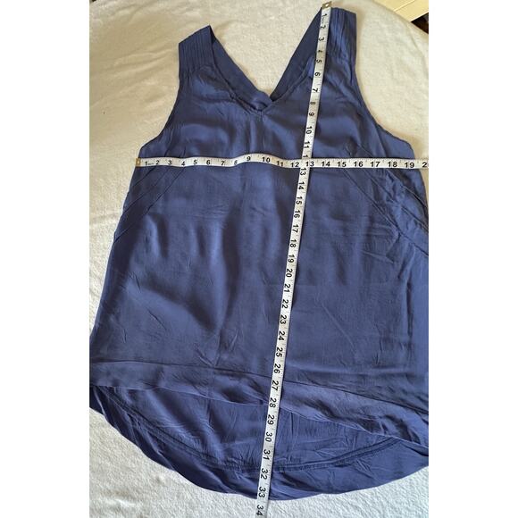 Silence + Noise Womens Silk V-Neck Top sz L Blue Sleeveless Pullover Sexy - Picture 3 of 5